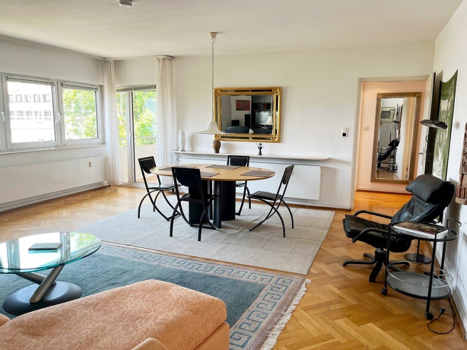 repr�sentativer Wohn-/Essbereich Etagenwohnung Darmstadt