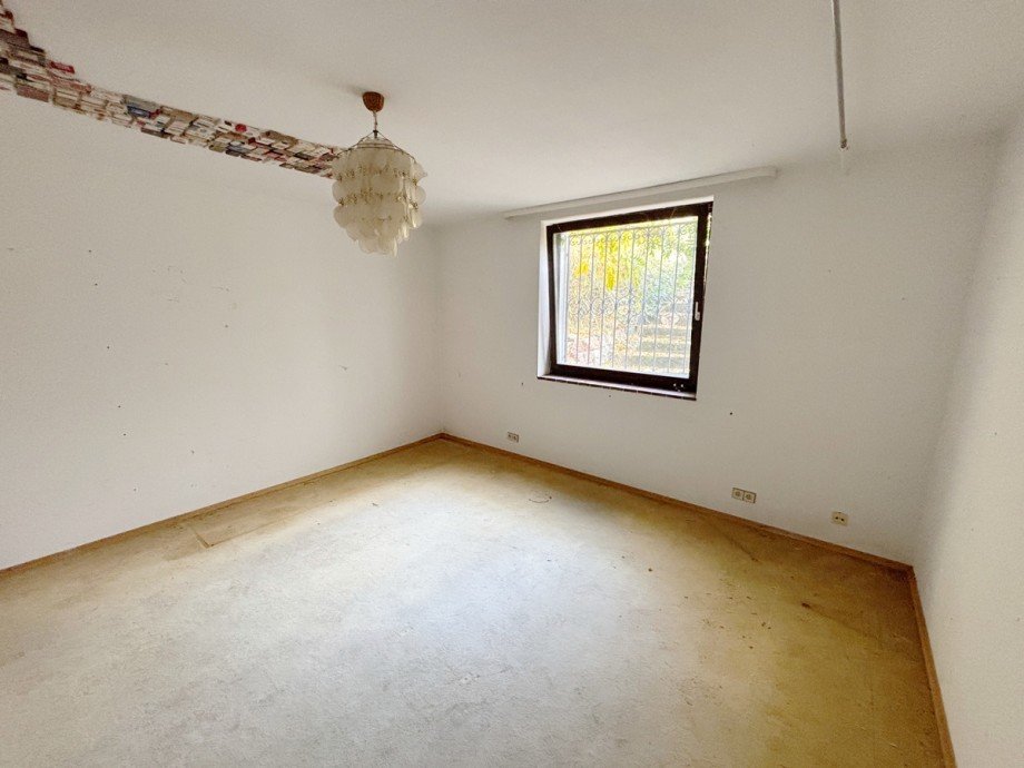 Kind Untergeschoss Bungalow Darmstadt-Kranichstein
