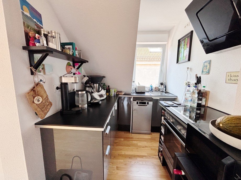praktische Einbauk�che Dachgeschosswohnung Darmstadt