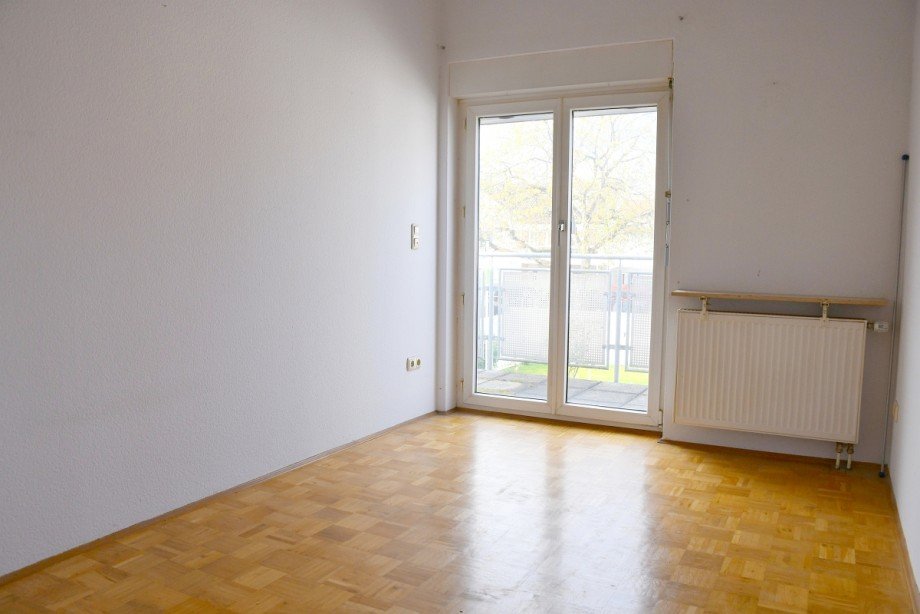 Kinderzimmer mit Balkonzugang Doppelhaush�lfte Darmstadt