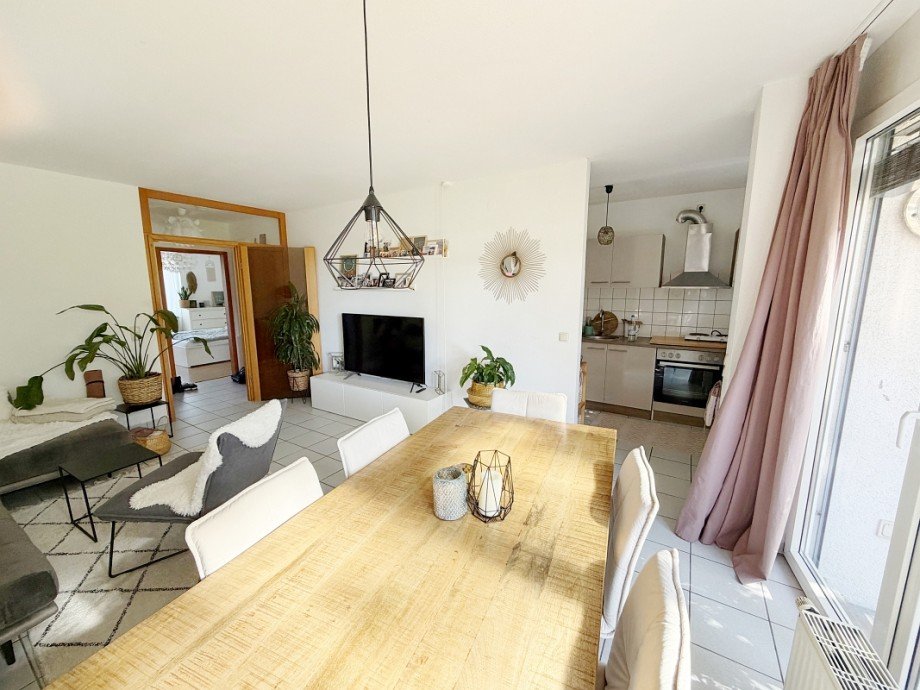 Wohn-/Essbereich mit K�chenzugang Wohnung Ro�dorf