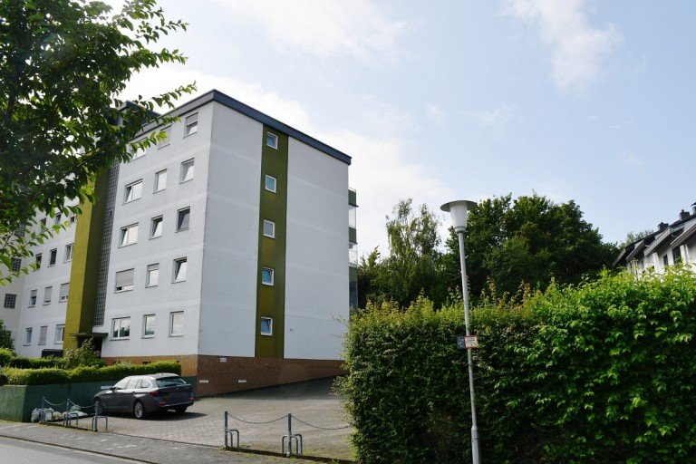 Hausansicht Reinheim Etagenwohnung **VERKAUFT** Gepflegte Eigentumswohnung mit Balkon und Garage und Aufzug