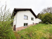 Hausansicht Gartenseite **VERKAUFT** Einfamilienhaus mit ca. 100 m� Wfl. auf einer Ebene zuz. wohnraumm��ig ausgebautes UG