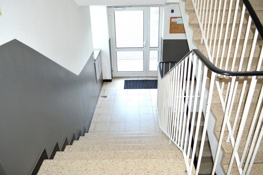 gepflegtes Treppenhaus Etagenwohnung Gro�-Umstadt
