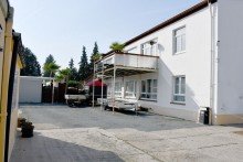 Hofansicht Attraktives 1.344 m� gro�es Grundst�ck / Abriss mit vielseitig nutzbarer Bebauung