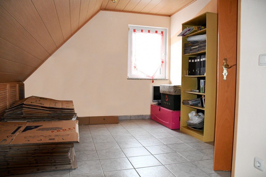 Zimmer Dachgeschoss Doppelhaush�lfte Reinheim