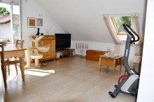 Wohnung DG: Wohnbereich **VERKAUFT** Attraktive Kapitalanlage � freistehendes modernes Zweifamilienhaus