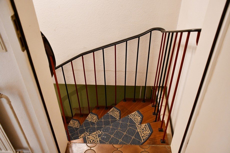 Treppe zum Untergeschoss Einfamilienhaus Weiterstadt-Gr�fenhausen
