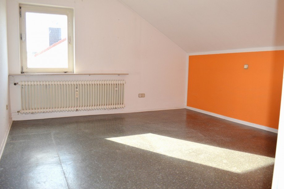 Schlafzimmer Dachgeschoss Mehrfamilienhaus Gro�-Zimmern