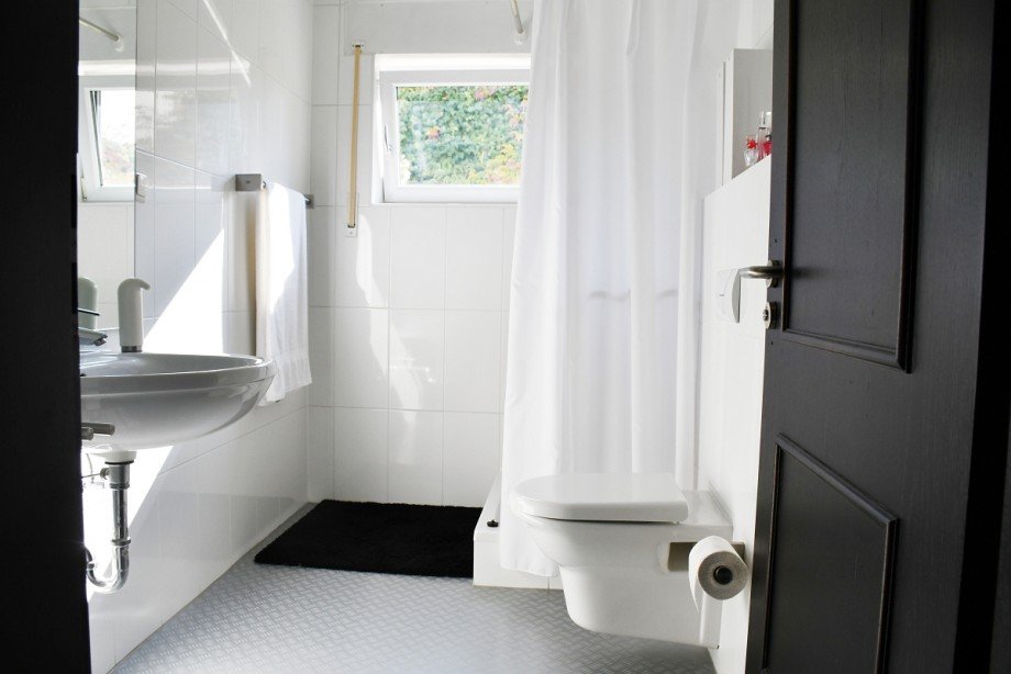 Tageslicht-Duschbad Untergeschoss Einfamilienhaus Fr�nkisch-Crumbach