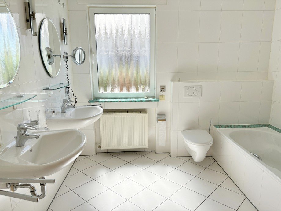 modernes Tageslichtbad... Bungalow Messel