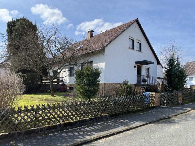 Hausansicht Modautal-Ernsthofen Einfamilienhaus **VERKAUFT** Charmantes Einfamilienhaus in gr�ner Idylle nahe Darmstadt, in Modautal-Ernsthofen