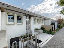 Architektenbungalow mit .... **RESERVIERT** Architektenbungalow + Einliegerwohnung + separate B�roeinheit in Feldrandlage