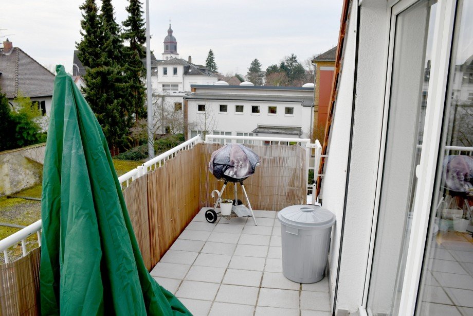 Sonnenbalkon DG Mehrfamilienhaus Pfungstadt