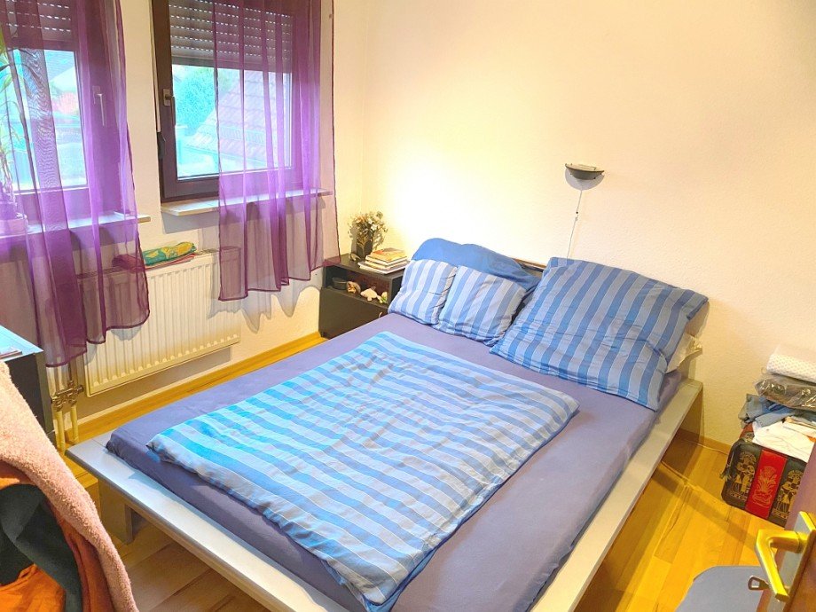 gem�tliches Schlafzimmer Dachgeschosswohnung Erbach