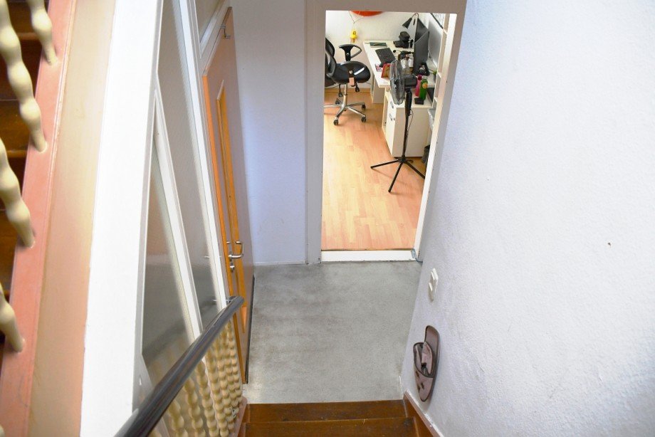 2. OG Treppe ins Dachgeschoss Mehrfamilienhaus Darmstadt