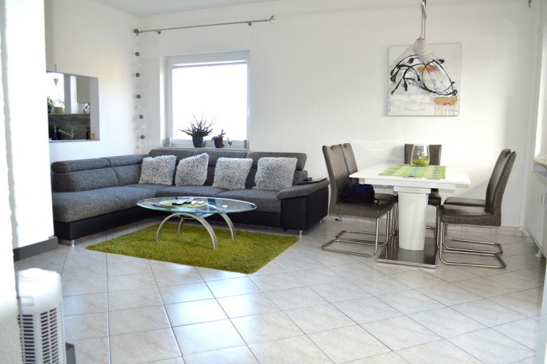 ger�umiges Wohn /Esszimmer.... Gro�-Umstadt Etagenwohnung **VERKAUFT** Hochwertige geschmackvolle 3-Zimmer-Wohnung mit 2 B�dern und 2 Balkonen