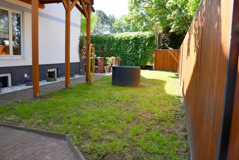 Garten Mehrfamilienhaus Darmstadt-Wixhausen