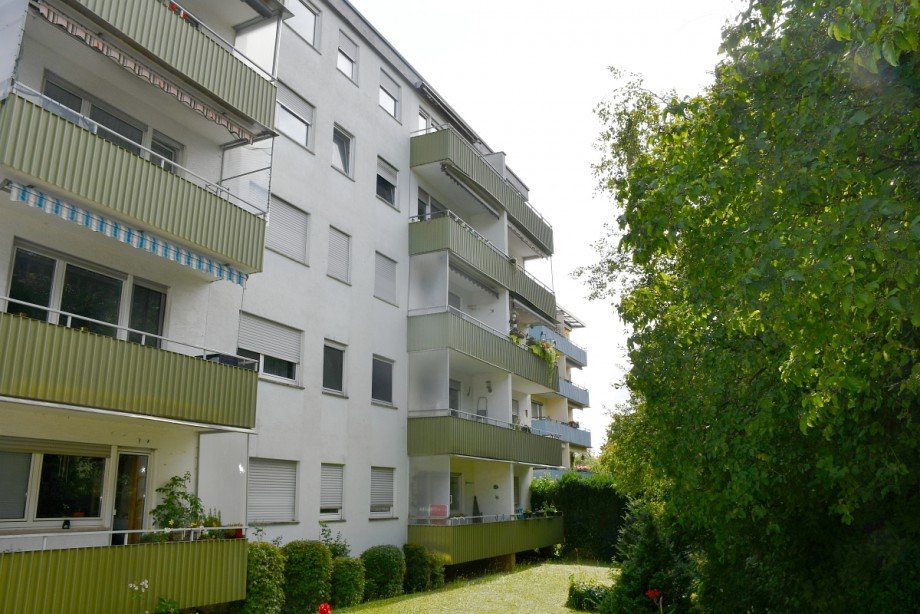 Hausansicht mit Balkonen Etagenwohnung Reinheim