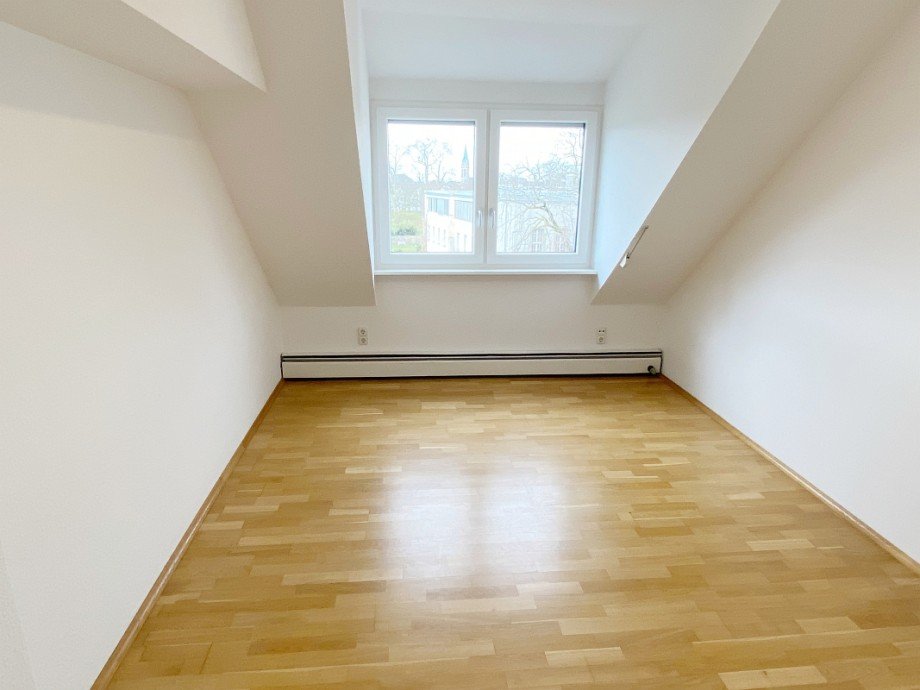 Kind/Arbeiten Dachgeschosswohnung Darmstadt