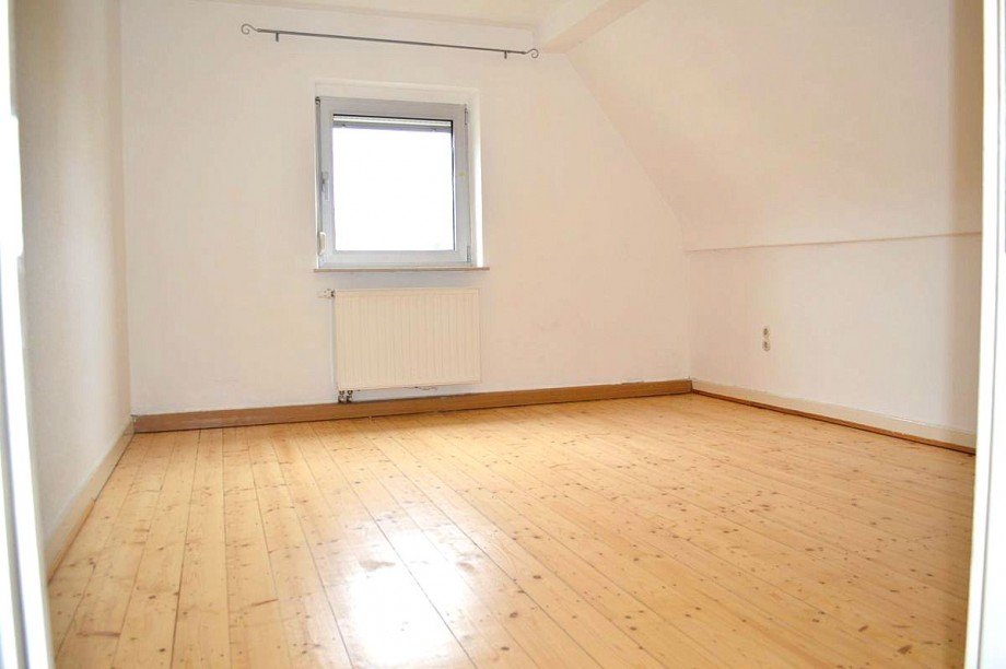 gem�tliches Schlafzimmer OG Zweifamilienhaus Gro�-Zimmern/Klein-Zimmern