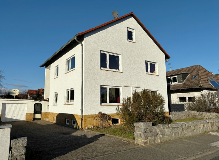 Hausansicht Pfungstadt Mehrfamilienhaus Gro�z�giges 3-Parteienhaus in angenehmer zentraler Wohnlage von Pfungstadt