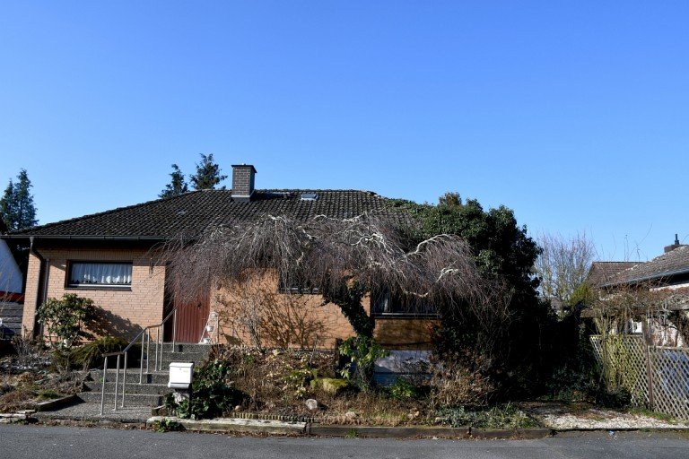 Hausansicht Weiterstadt-Gr�fenhausen Einfamilienhaus **VERKAUFT** Freistehender Klinkerbungalow in Massivbauweise