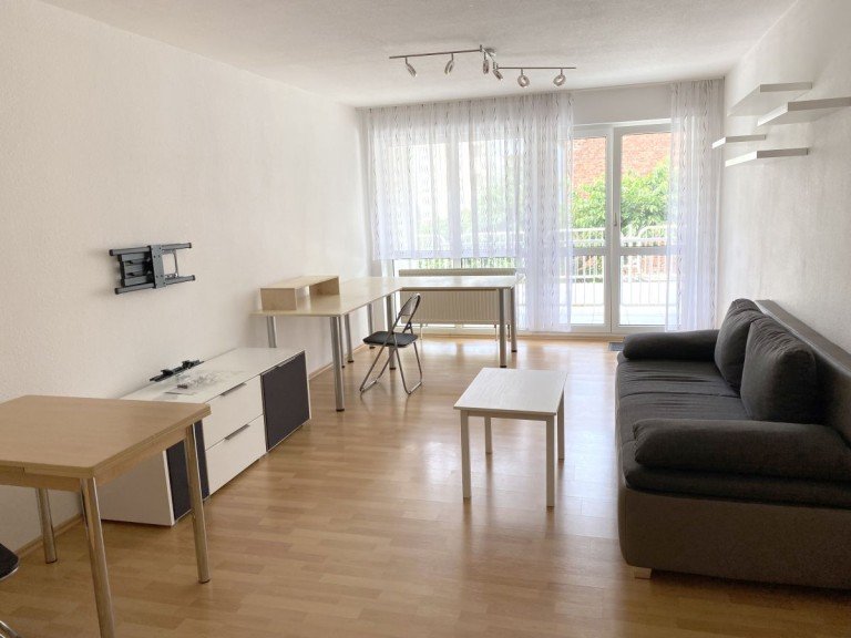 ansprechendes Appartement mit Balkon Darmstadt Etagenwohnung **VERMIETET** 1-Zi.-App. in zentraler Stadtlage von Darmstadt mit Balkon und Pkw-Stellplatz