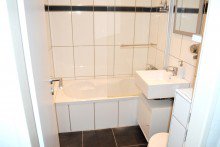 modernes Bad **VERKAUFT** Schicke 2- Zimmer-Eigentumswohnung mit Balkon