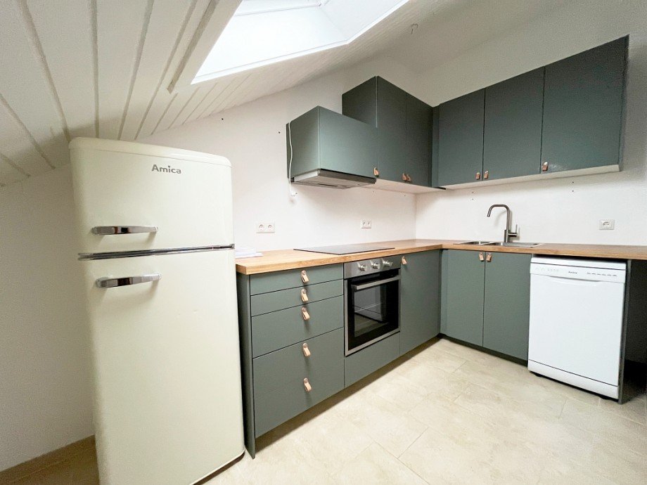 praktische K�che Dachgeschosswohnung Darmstadt