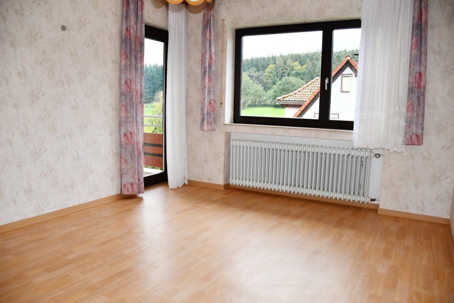 Schlafzimmer OG mit Balkonzugang Einfamilienhaus Mossautal/Unter-Mossau
