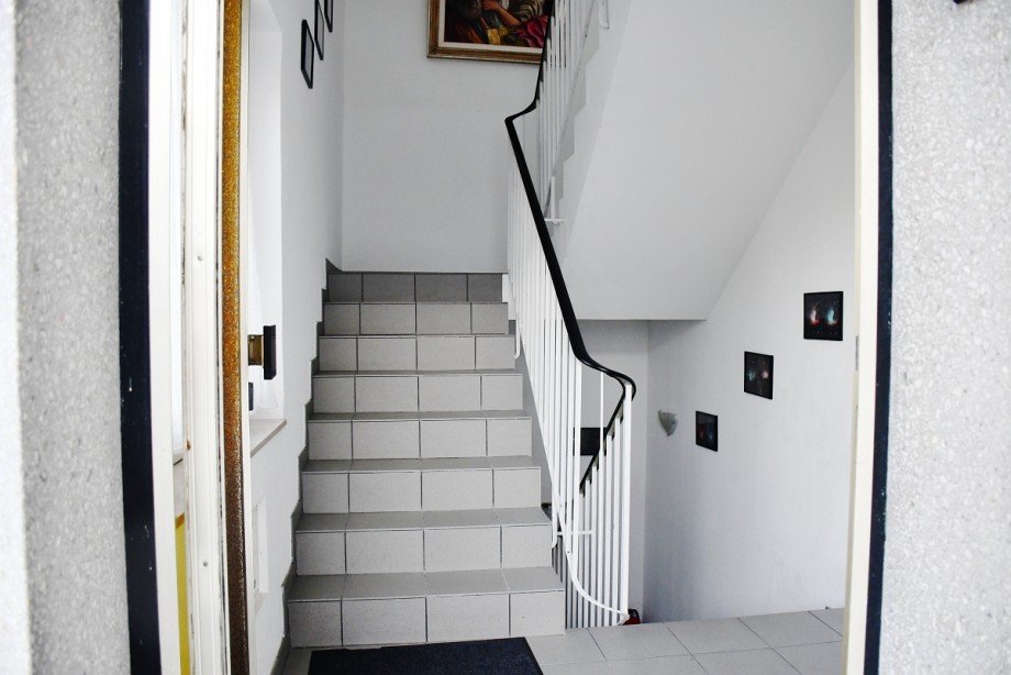 ansprechendes Treppenhaus Zweifamilienhaus Darmstadt-Arheilgen