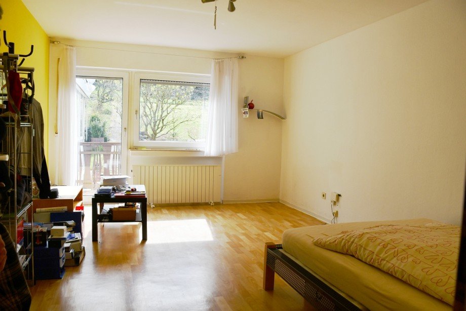 Zimmer mit Balkonzugang Zweifamilienhaus Lautertal-Lautern