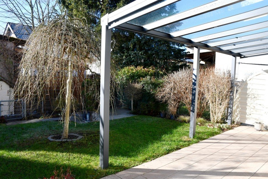 Sonnenterrasse mit �berdachung Einfamilienhaus Einhausen