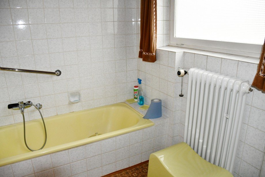 .... mit Badewanne Reihenhaus Ro�dorf