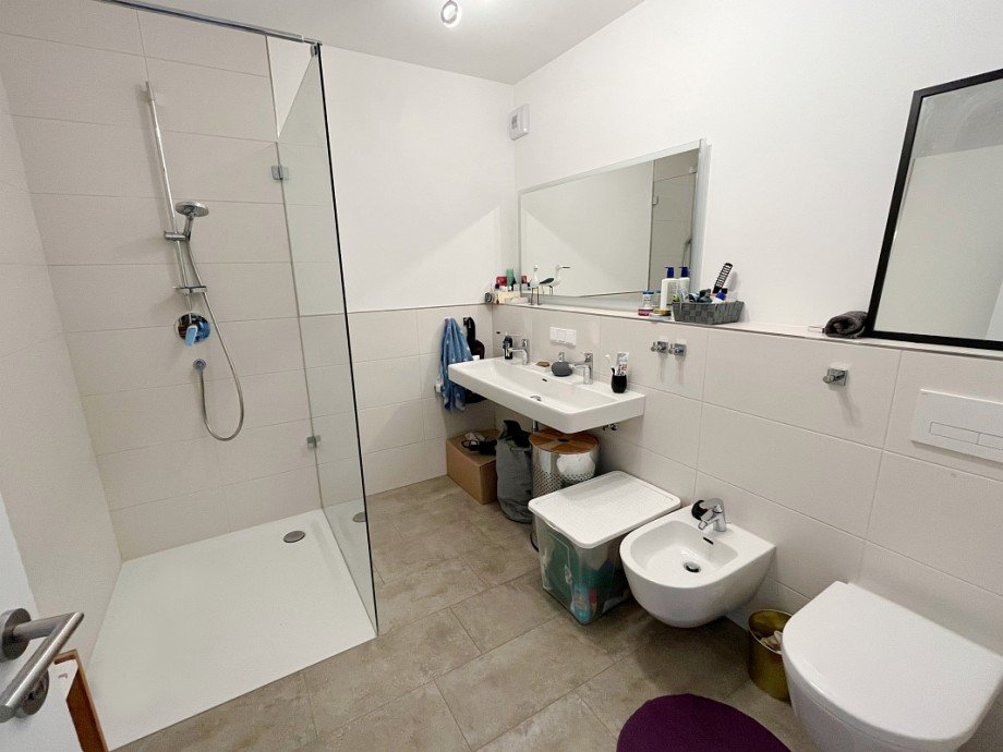 ger�umiges Duschbad Etagenwohnung Darmstadt