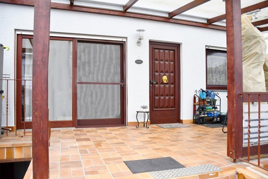 Hauseingang Terrasse Einfamilienhaus Darmstadt-Arheilgen