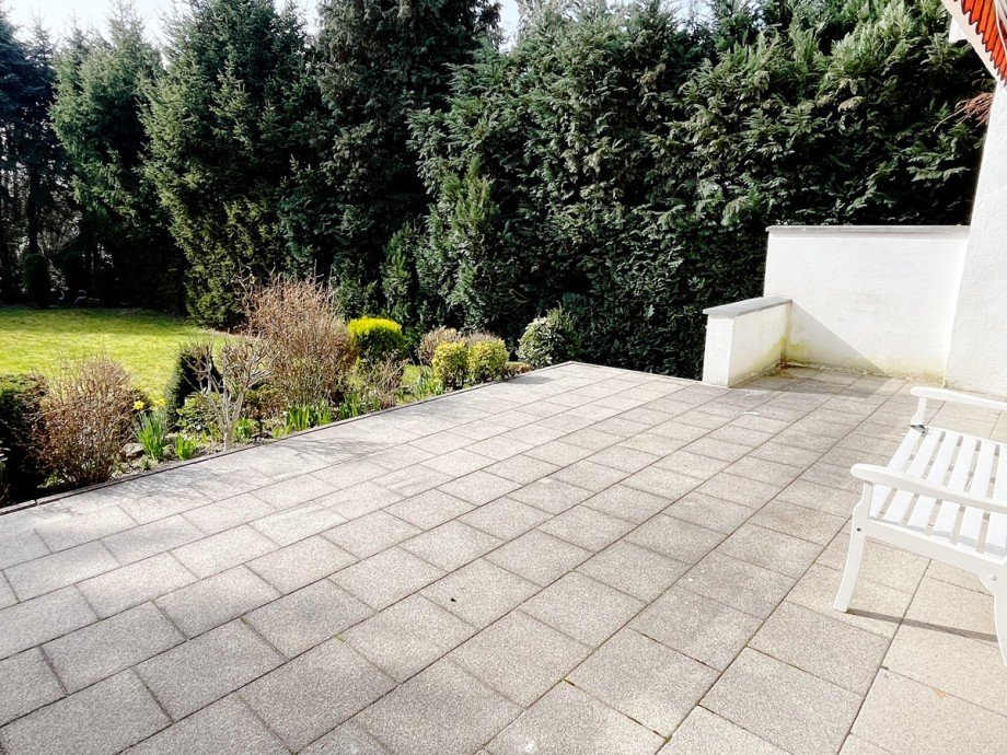 gro�e Sonnenterrasse mit Markise Zweifamilienhaus Darmstadt-Arheilgen
