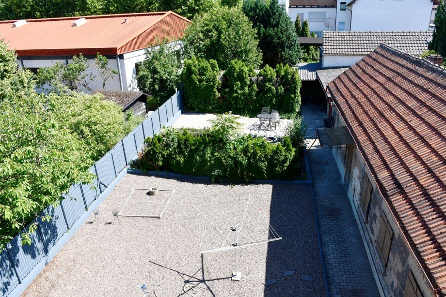 Blick auf das Grundst�ck und das Nebengeb�ude Haus Weiterstadt