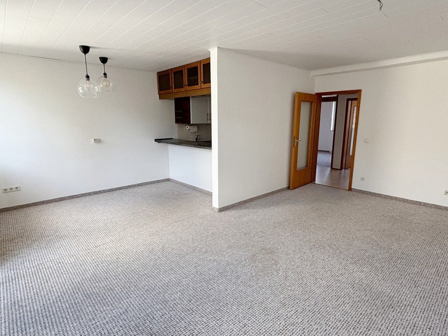 ger�umiger Wohn-/Essbereich Etagenwohnung Darmstadt