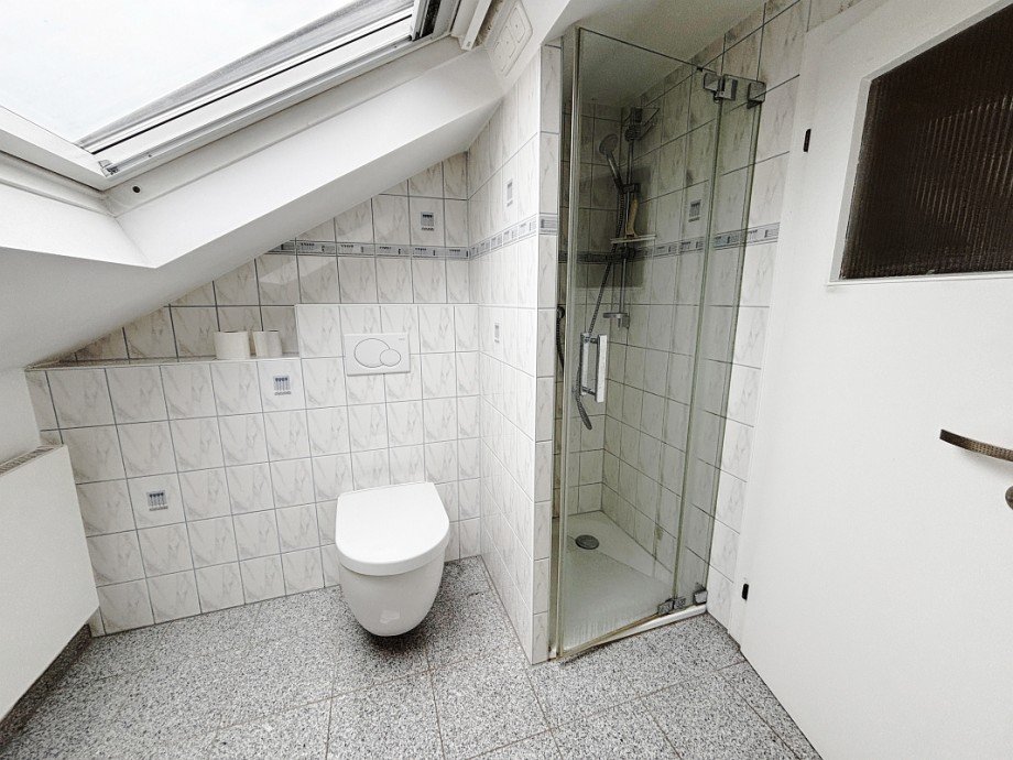 Tageslicht-Duschbad Dachgeschosswohnung Darmstadt