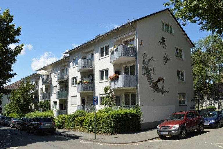 Hausansicht Darmstadt Dachgeschosswohnung **VERMIETET** Charmante Dachgeschosswohnung in angenehmer Stadtlage � direkt an der Stadtmauer
