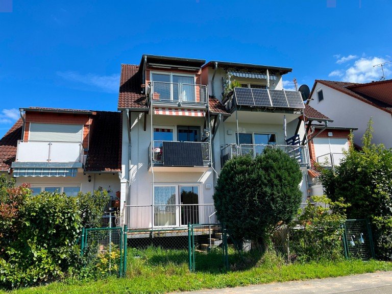 Hausansicht Darmstadt-Wixhausen Erdgeschosswohnung **VERMIETET** Die perfekte Wohnung f�r 1 bis 2 Personen in unverbauter Feldrandlage