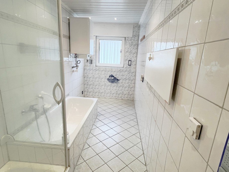 Tageslichtbad Erdgeschoss Zweifamilienhaus Lautertal-Elmshausen