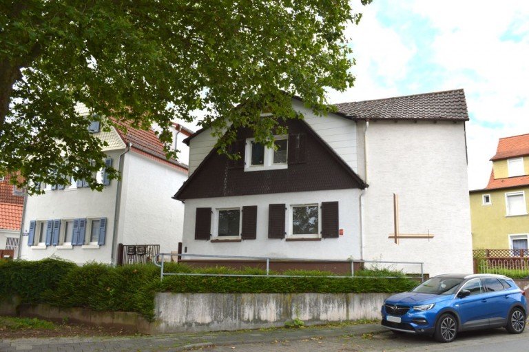 Hausansicht Ro�dorf Zweifamilienhaus **VERKAUFT** Gem�tliches Ein- bis Zweifamilienhaus mit vielseitig nutzbarem Nebengeb�ude