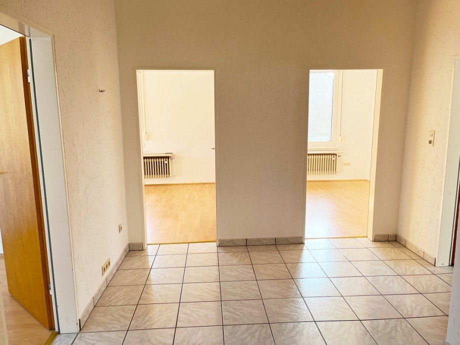 gro�e Diele Dachgeschosswohnung Darmstadt