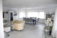 gro�z�giger Wohn-/Essbereich **VERKAUFT** Massiv gebauter Walmdachbungalow in herrlicher Odenwaldlage