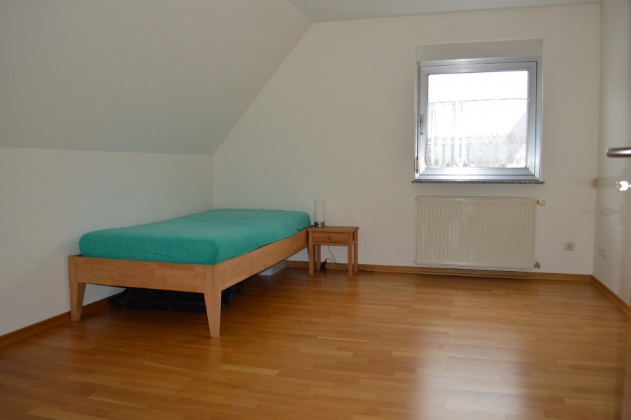 Zimmer im Obergeschoss Zweifamilienhaus Reinheim