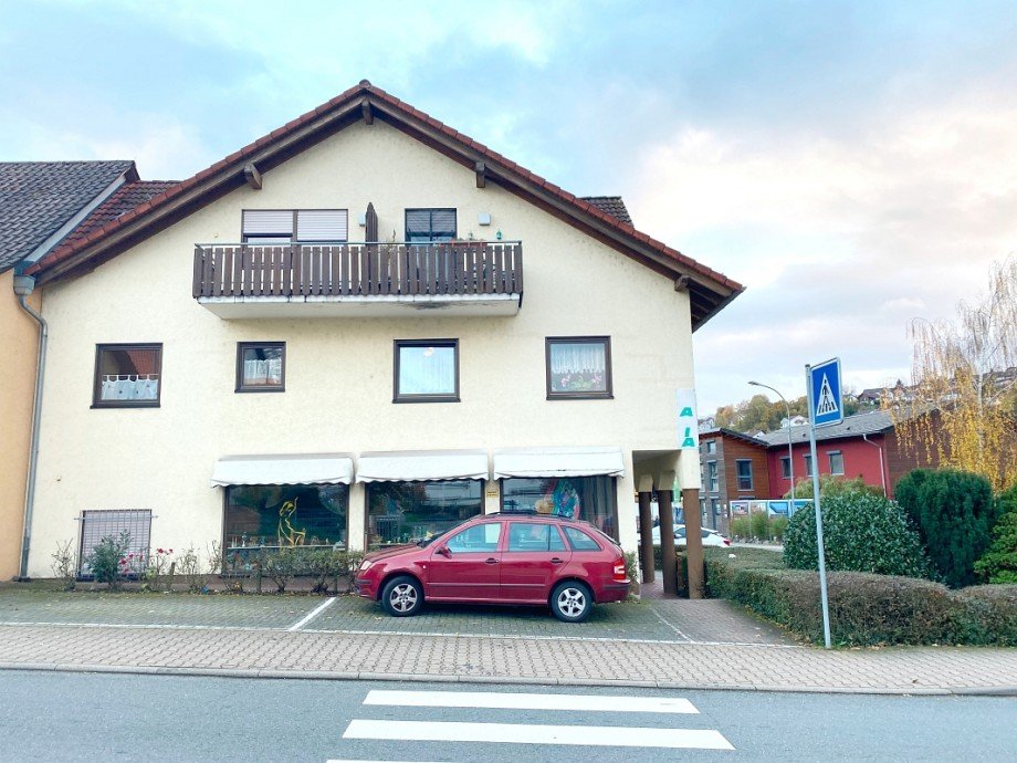 Seitenansicht mit Balkon Dachgeschosswohnung Erbach