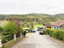 angenehme Wohnlage **VERKAUFT** Einfamilienhaus mit ca. 100 m� Wfl. auf einer Ebene zuz. wohnraumm��ig ausgebautes UG